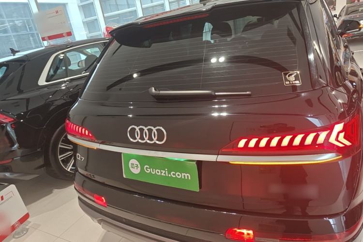 Audi Q7 2023 — 5