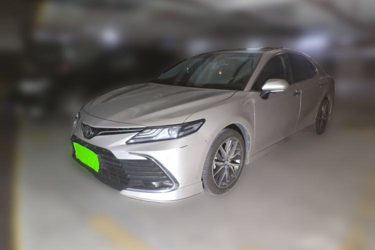 Toyota Camry 2021 — фото 1