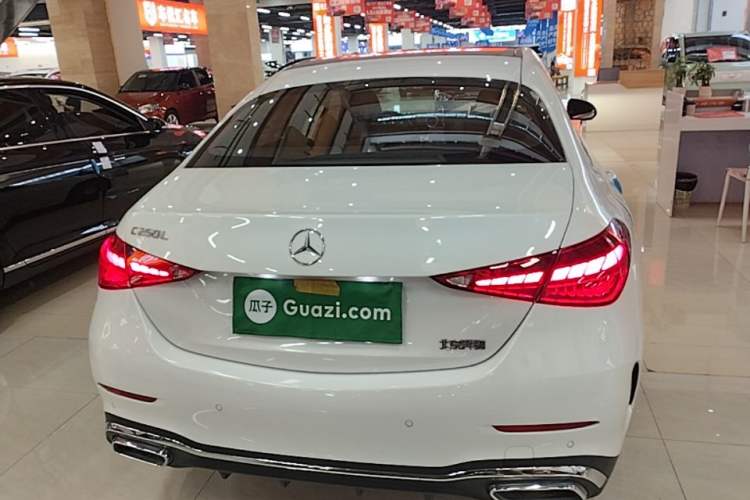 Mercedes-Benz C 260 L 2023 — 5