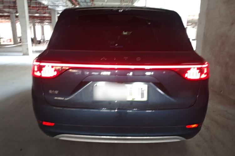 AITO M9 2024 — 5