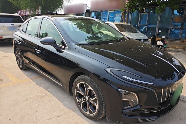 Hongqi E-QM5 2023 — 3