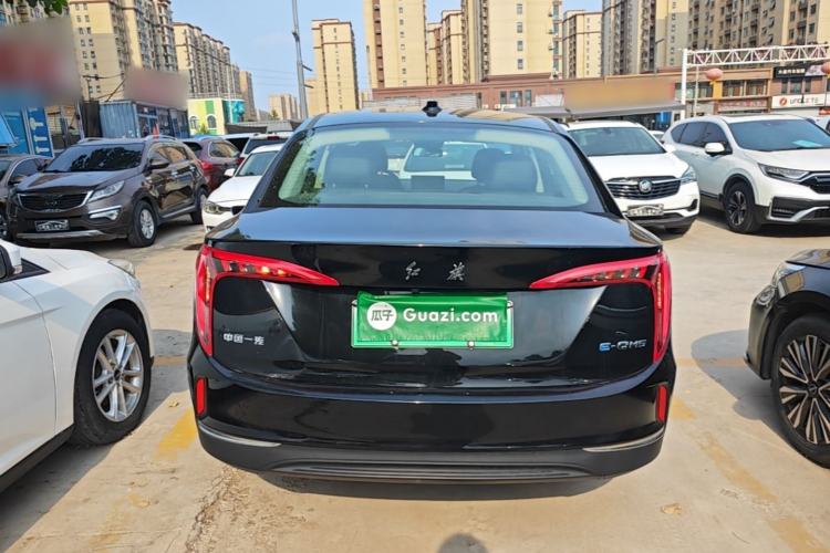 Hongqi E-QM5 2023 — 5