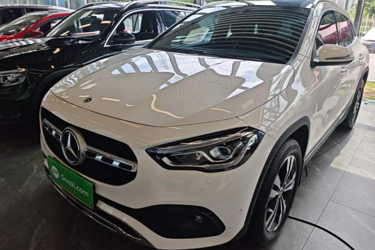 Mercedes-Benz GLA 220 2023 — фото 1