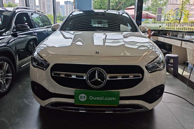 Mercedes-Benz GLA 220 2023 — фото 2