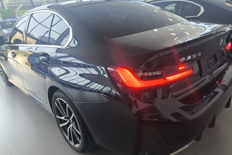 BMW 320Li 2023 — 4