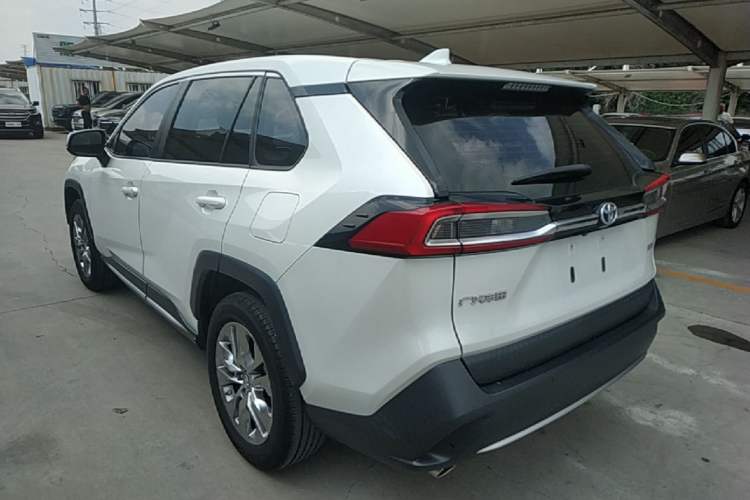 Toyota RAV4 2022 — 4