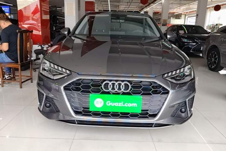 Audi A4 2020 — 2