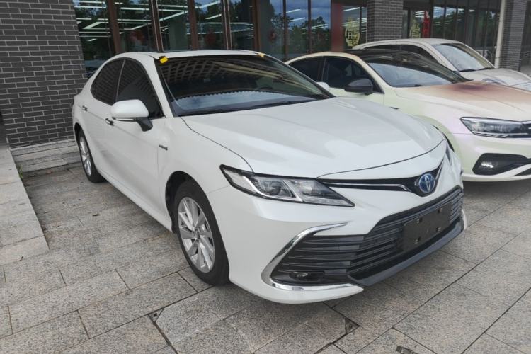 Toyota Camry 2021 — фото 3
