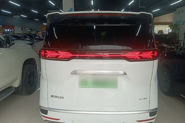 Denza D9 2022 — 5