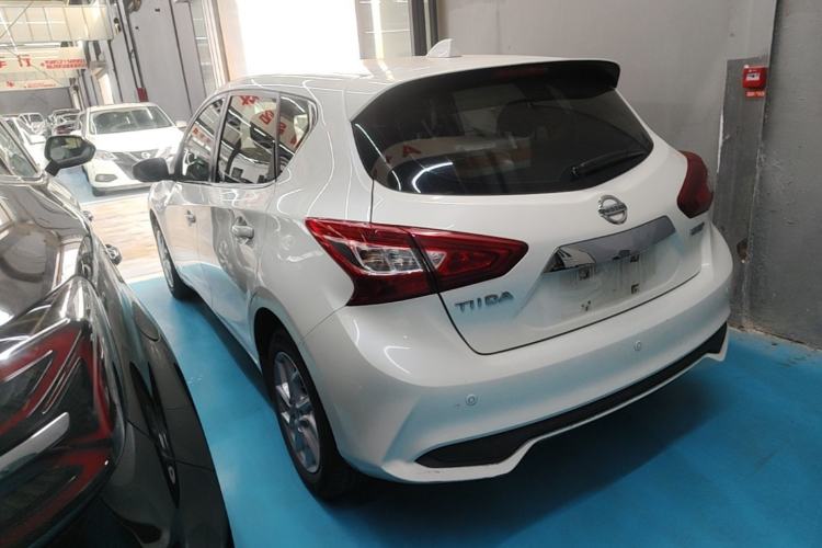 Nissan Tiida 2021 — 4