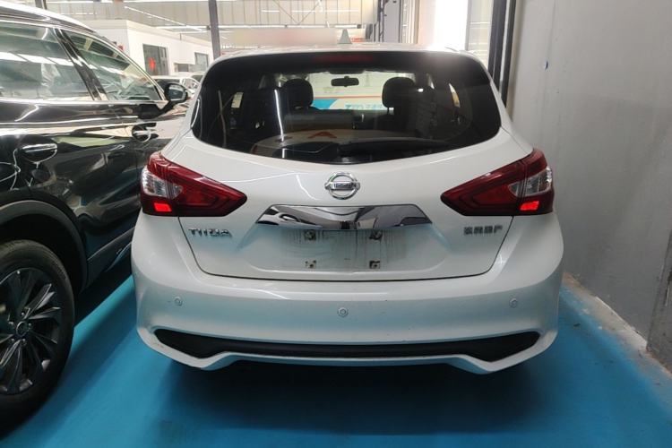 Nissan Tiida 2021 — 5
