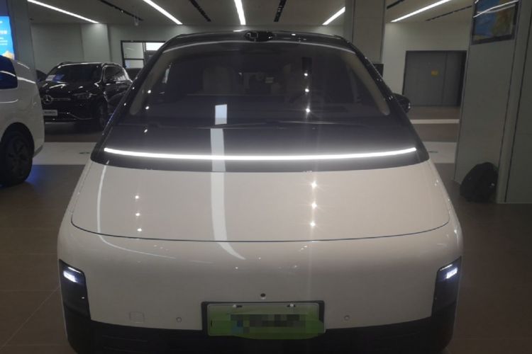 Li Auto MEGA 2025 — 2