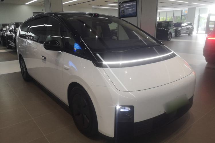 Li Auto MEGA 2025 — 3