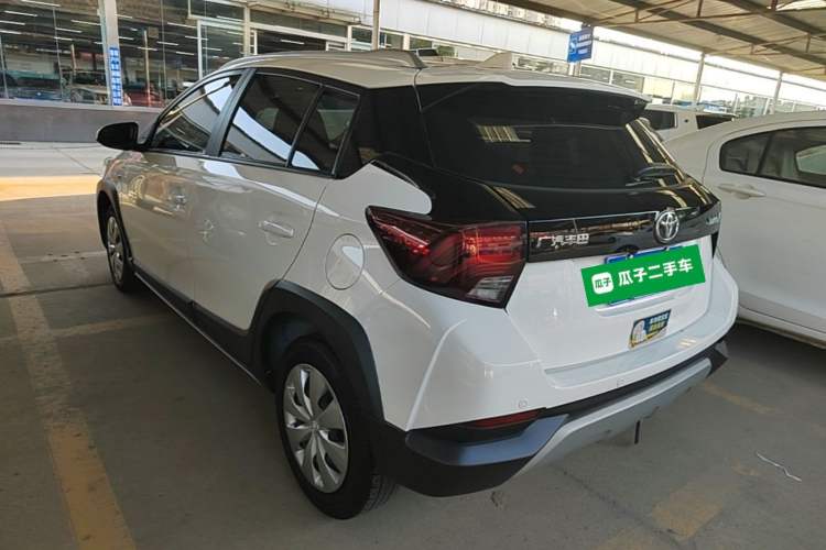 Toyota Yaris 2022 — фото 4