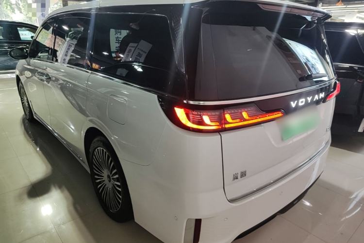 Voyah Dream 2025 — 4