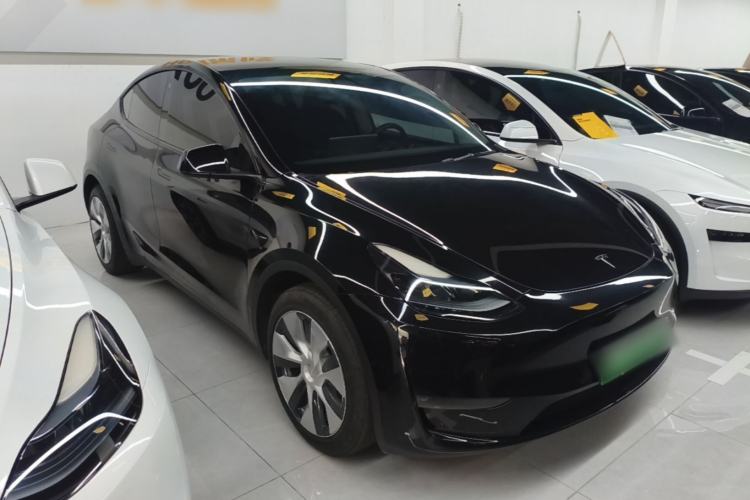 Tesla Model Y 2022 — 3