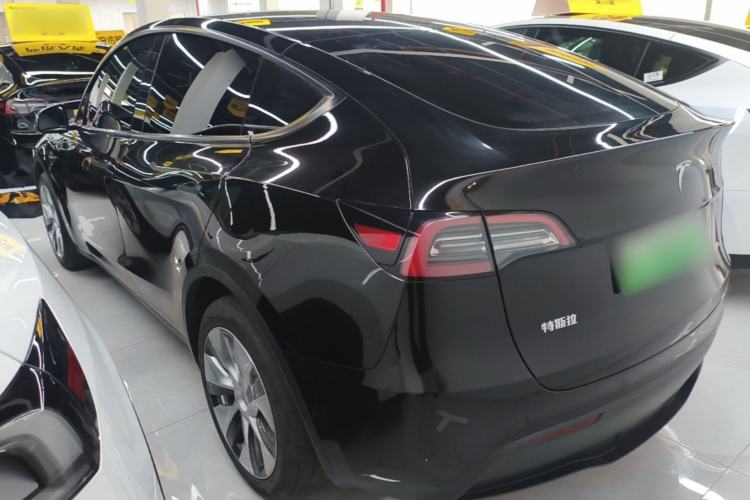 Tesla Model Y 2022 — 4