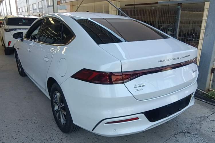 BYD Qin Plus 2023 — фото 4