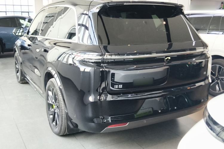 Li Auto L8 2023 — 4