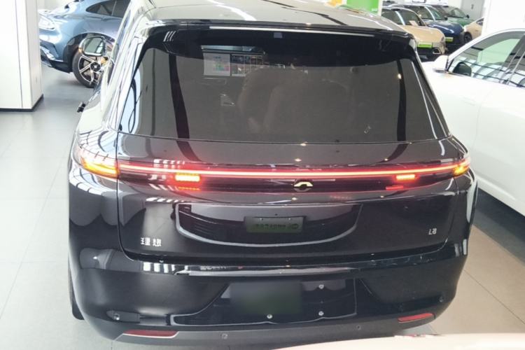 Li Auto L8 2023 — 5