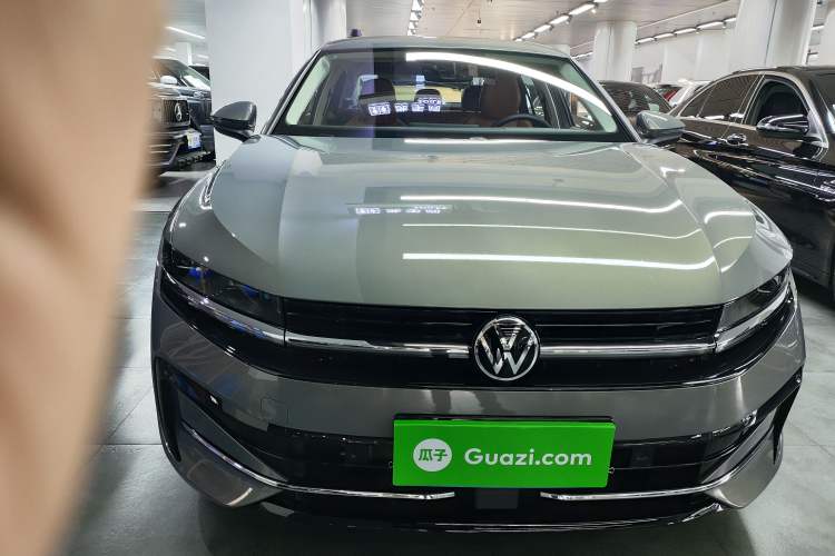 Volkswagen Magotan 2024 — 2