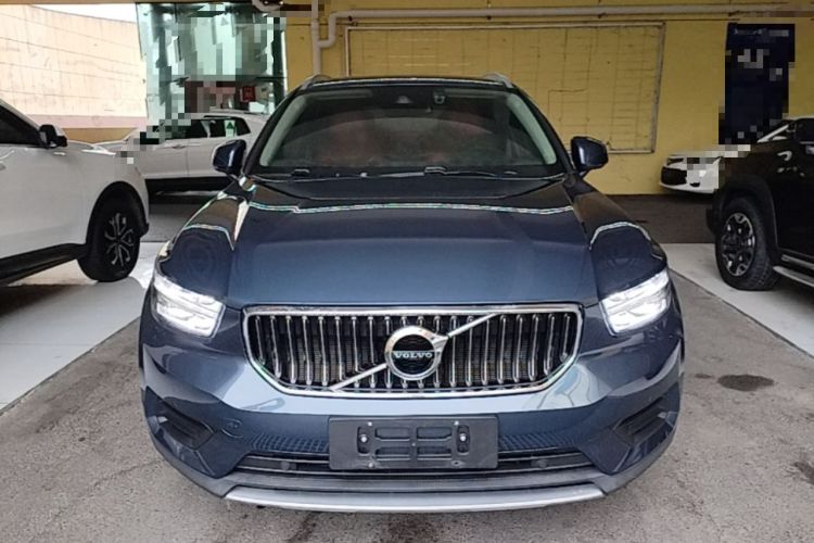 Volvo XC40 2022 — 2