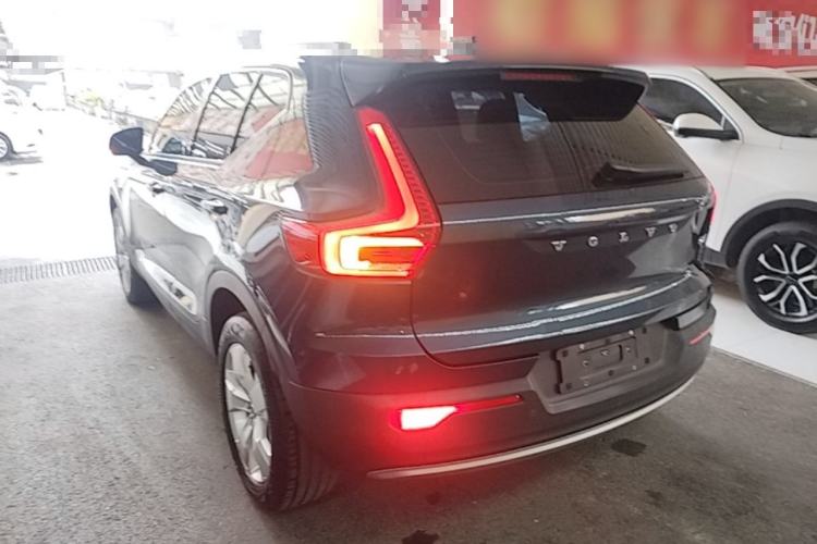 Volvo XC40 2022 — 4