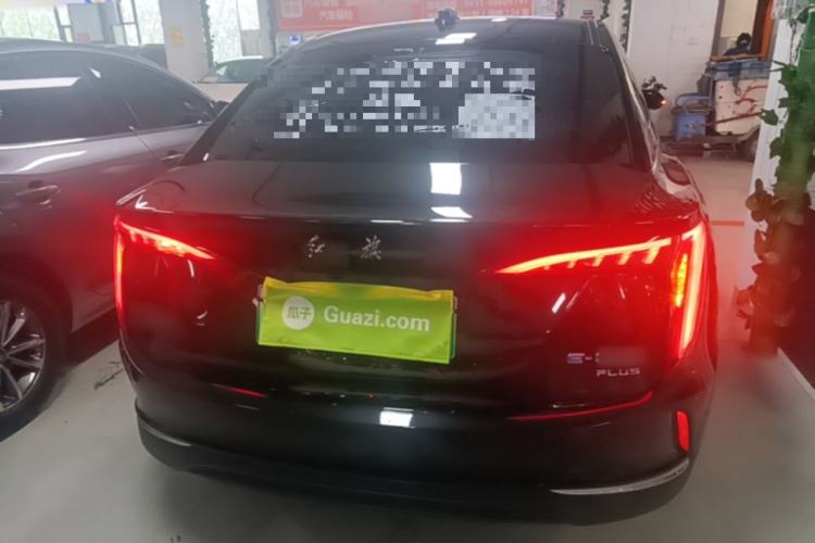 Hongqi E-QM5 2024 — 5