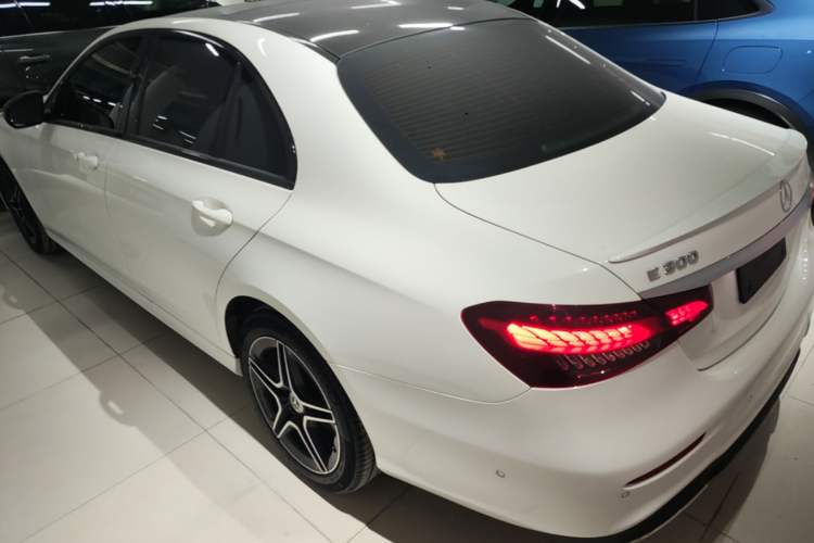 Mercedes-Benz E 260 2022 — 4