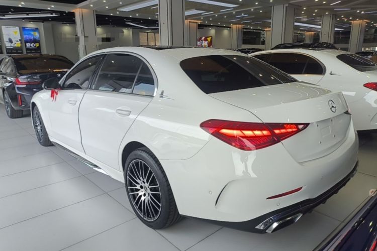 Mercedes-Benz C 200 L 2024 — 4