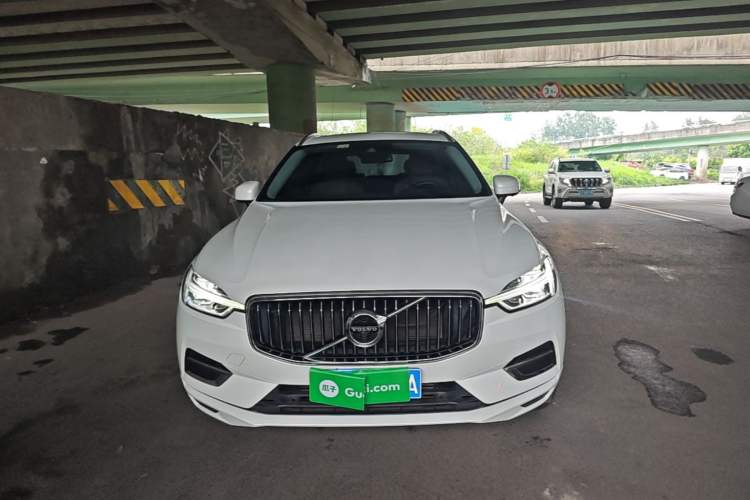 Volvo XC60 2020 — фото 2