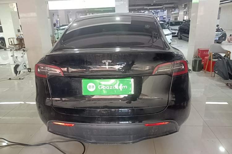 Tesla Model Y 2022 — 5