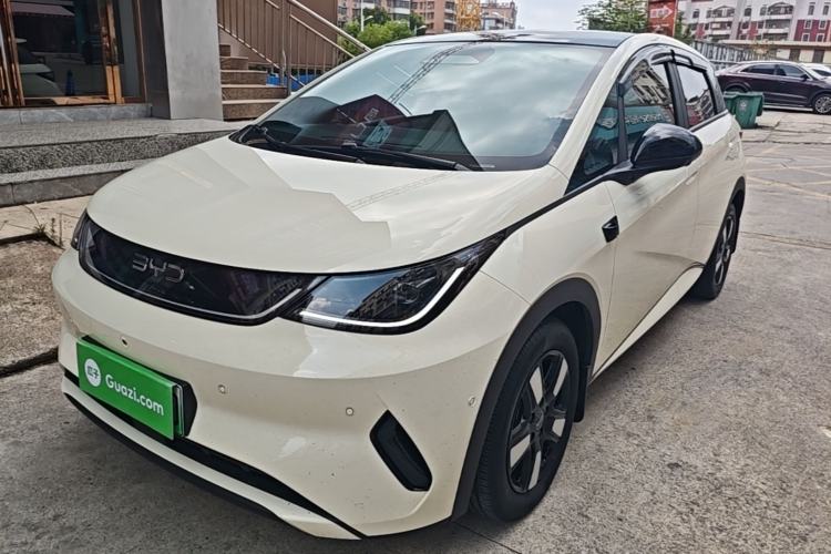 BYD Dolphin 2025 — фото 1