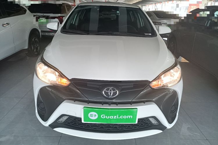 Toyota Yaris 2022 — фото 2