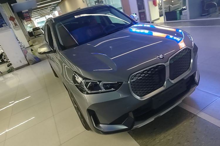 BMW iX1 2023 — 3