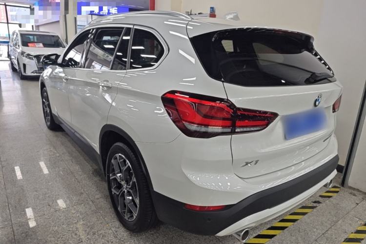 BMW X1 2021 — фото 4