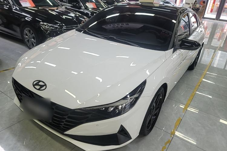 Hyundai Elantra 2023 — фото 1