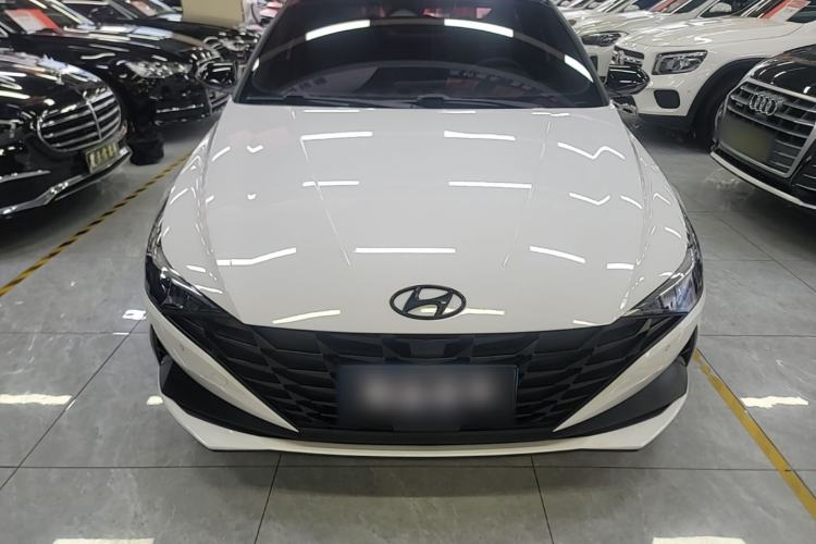 Hyundai Elantra 2023 — фото 2