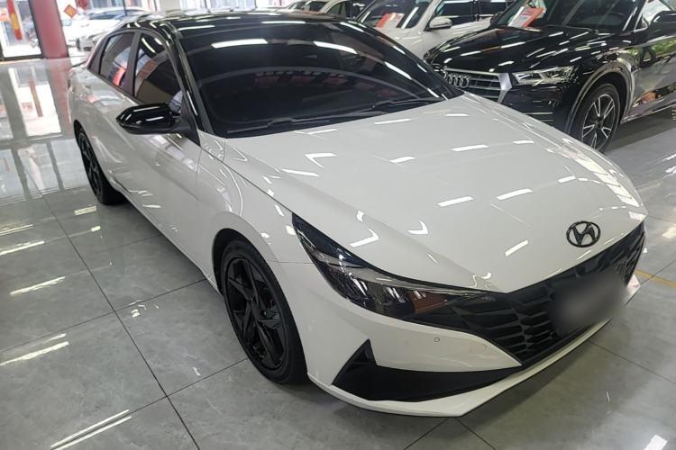 Hyundai Elantra 2023 — фото 3