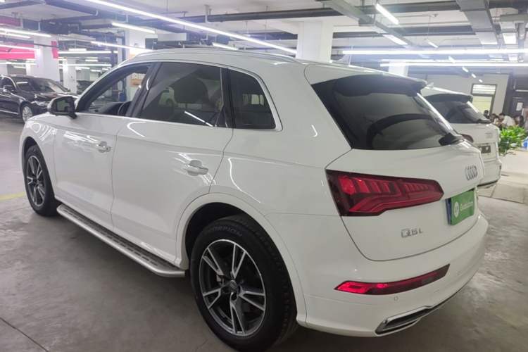 Audi Q5L 2020 — фото 4