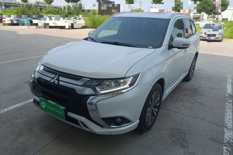 Mitsubishi outlander 2021 — фото 1