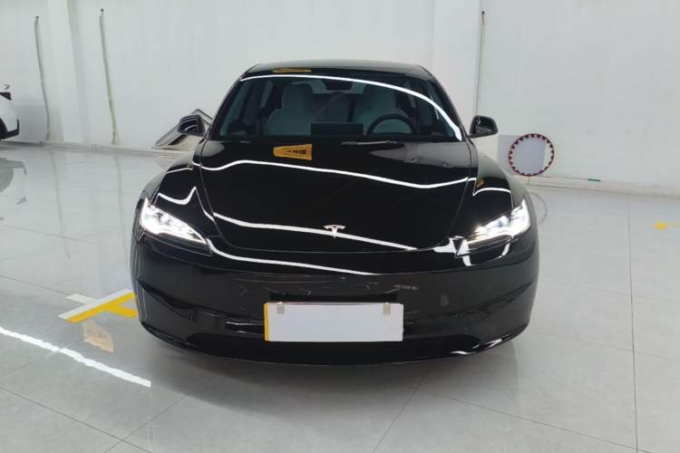 Tesla Model 3 2023 — 2