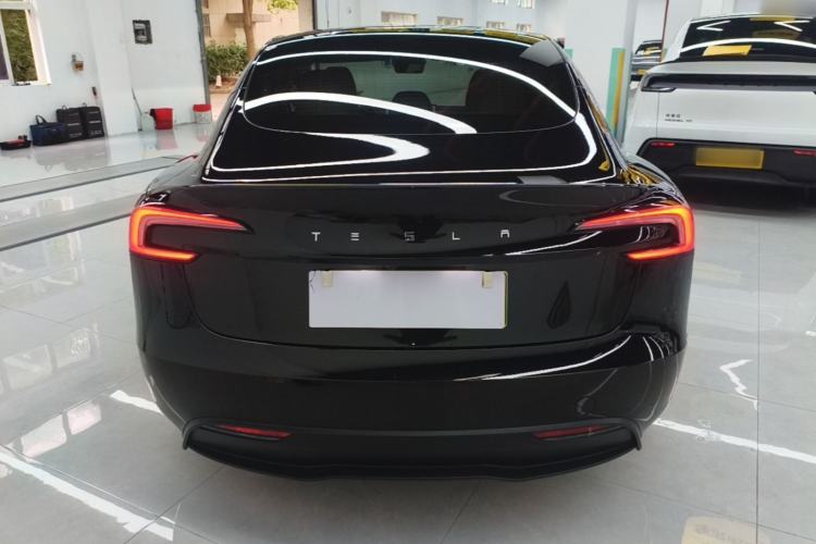 Tesla Model 3 2023 — 5