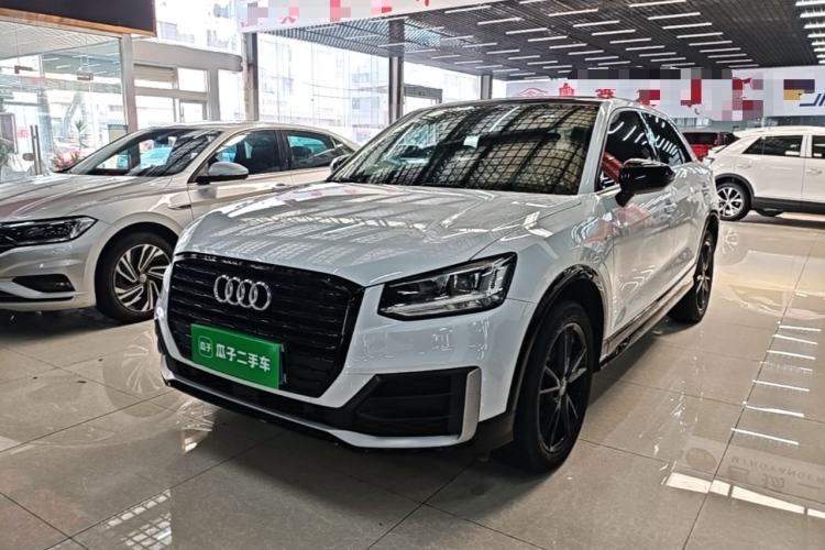 Audi Q2L 2021 — фото 1