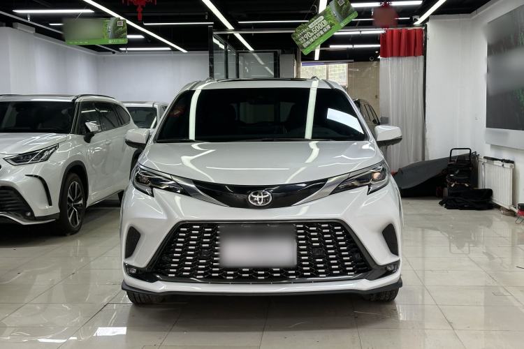 Toyota Granvia 2024 — 2