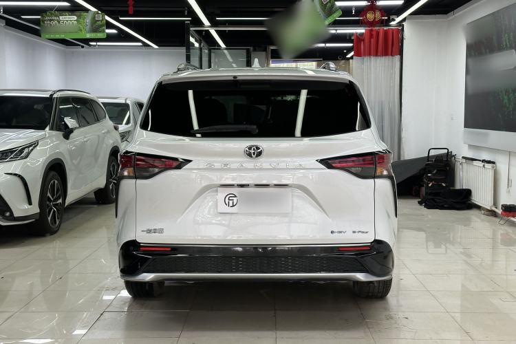 Toyota Granvia 2024 — 5