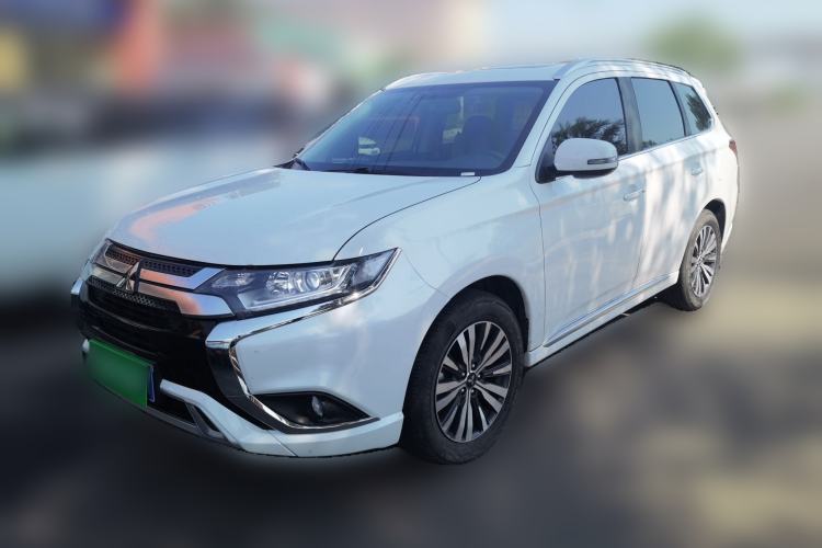 Mitsubishi outlander 2021 — фото 1