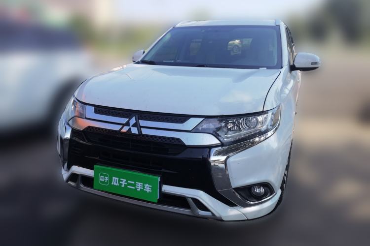 Mitsubishi outlander 2021 — фото 2