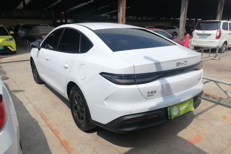 BYD Seal 05 DM-i 2025 — фото 4