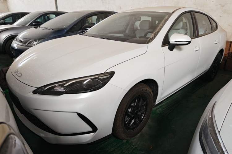 BYD Seal 05 2026 — фото 1